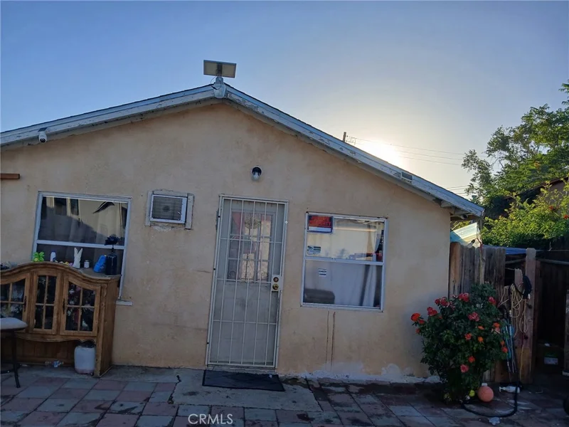 2604 N BAKER Street