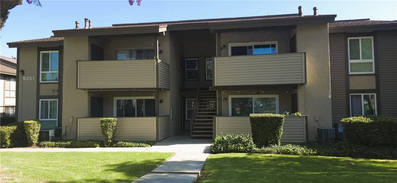 6351 Riverside 39