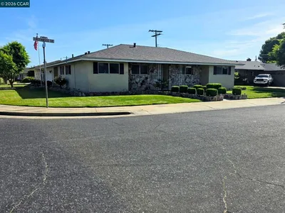 750 Greenwood Dr photo 2
