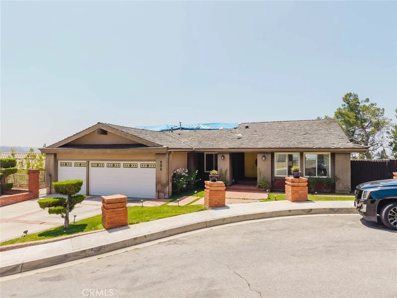 906 Whitehaven Terrace photo 2
