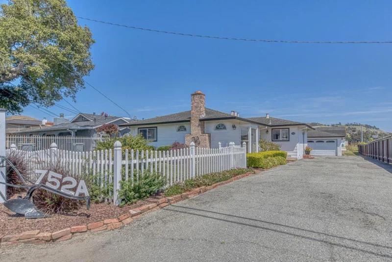 Middlefield Road A, Salinas, CA 93906
