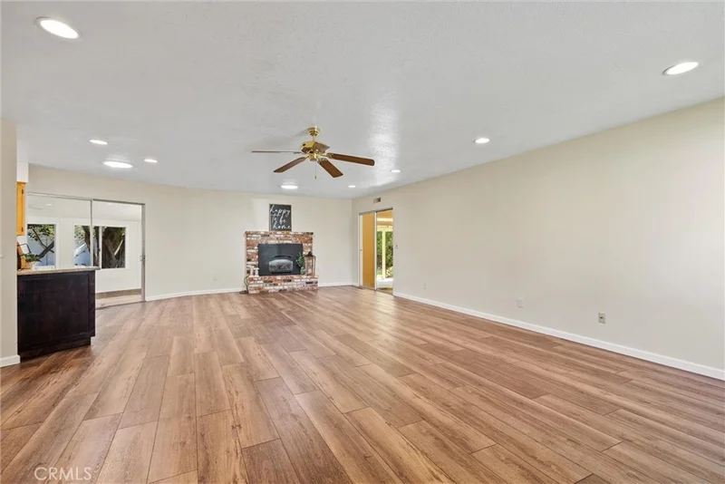 225 Mellane Circle photo 2