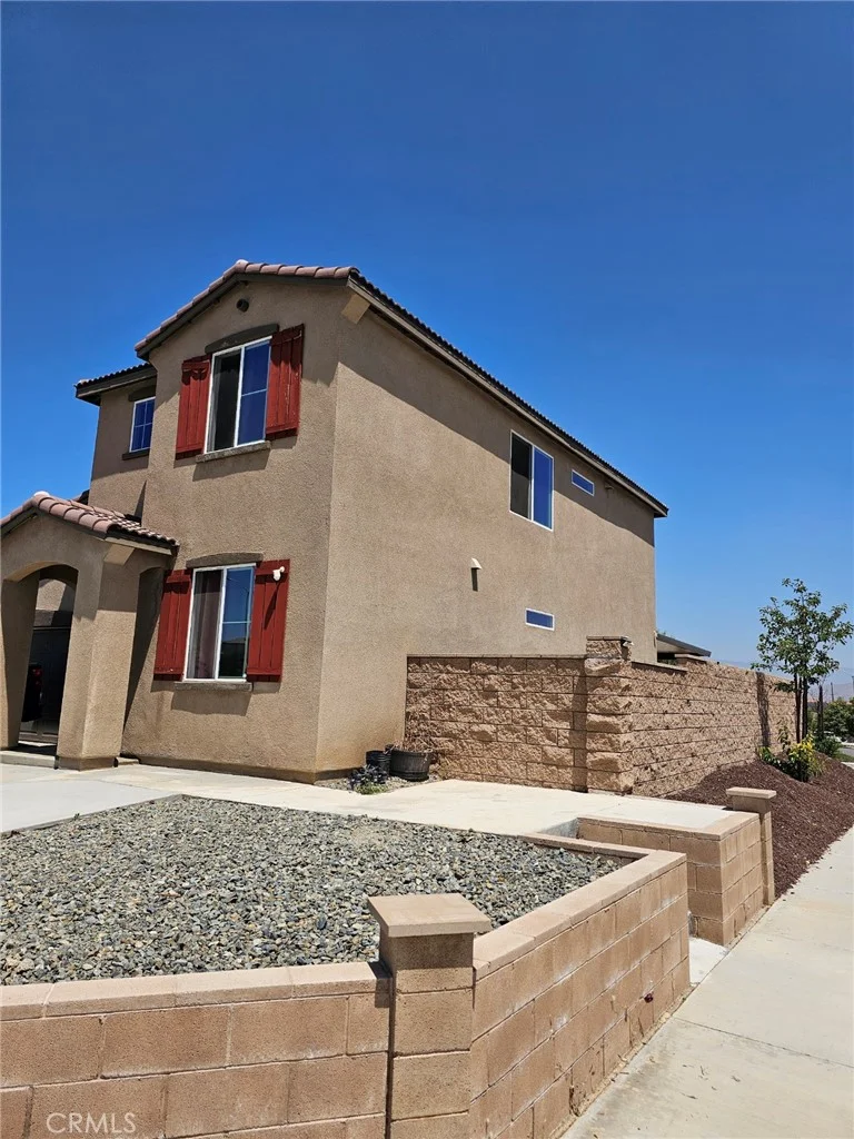 9439 Jurupa photo 2