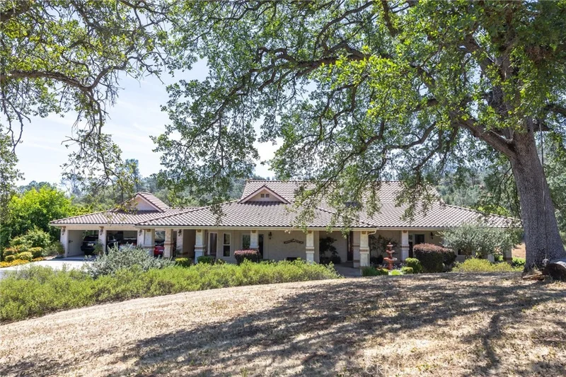 1087 Ben Hur Road