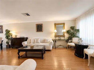 17041 Roscoe Boulevard 3, Northridge, CA 91325