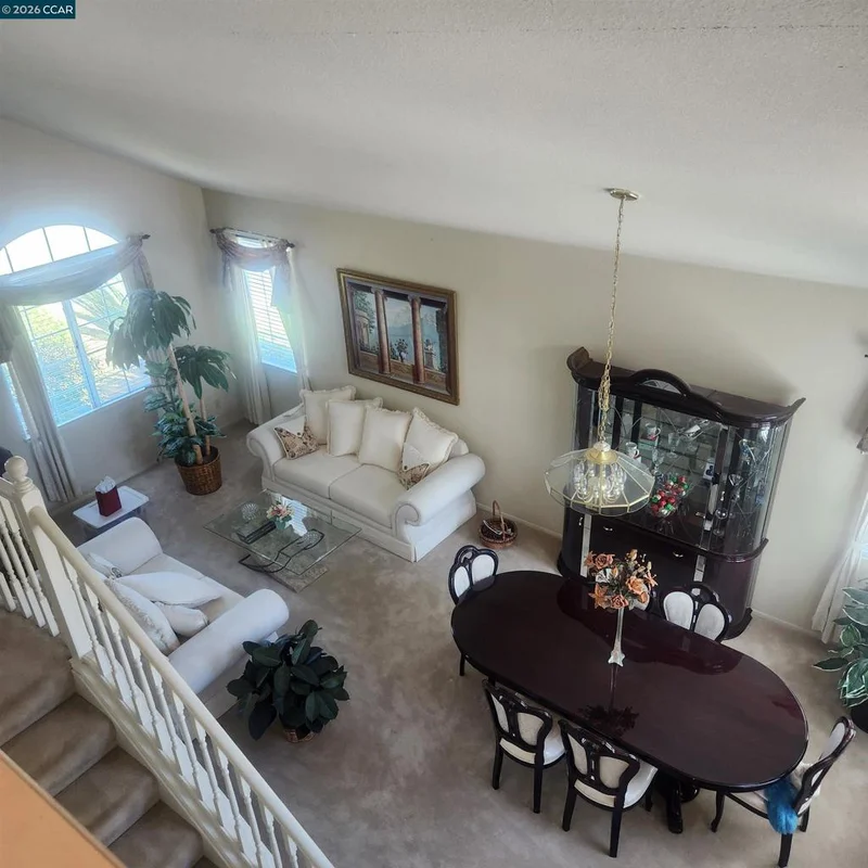 Photo 2 of 331 Avalon Cir
