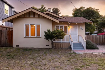 2925 Vine