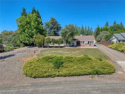 3223 Compton Avenue photo 2
