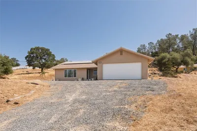 29215 Yosemite Springs photo 2