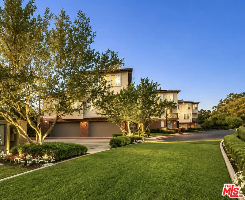 1019 Hudson Lane