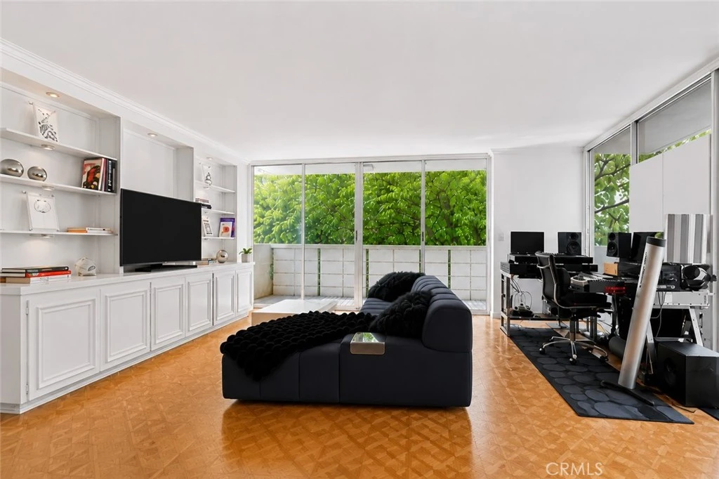 Interior 1