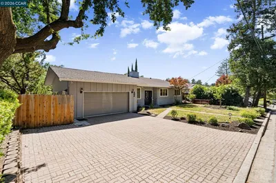 1021 Windsor Dr