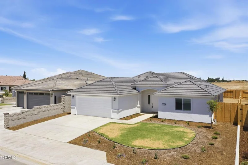 732 Sammy Way photo 2
