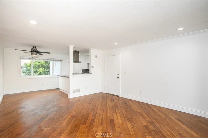 21662 Brookhurst C photo 2