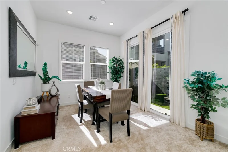 763 Sunrise Road photo 2