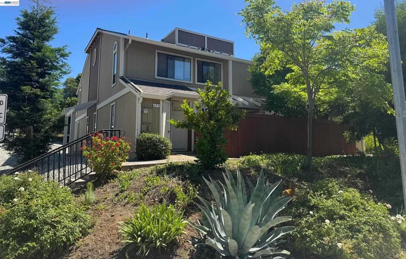 104 Mission Dr, Pleasanton, CA 94566