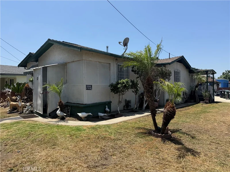 7651 Miramonte, Los Angeles, CA 90001