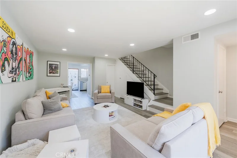 28033 Ridgebluff Court