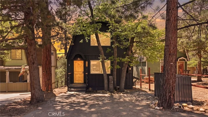 650 Santa Barbara, Sugarloaf, CA 92386
