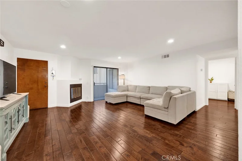 13825 Beaver Street 62 photo 2