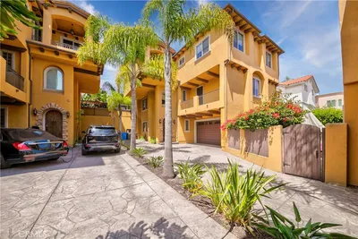 2117 Clark Lane B