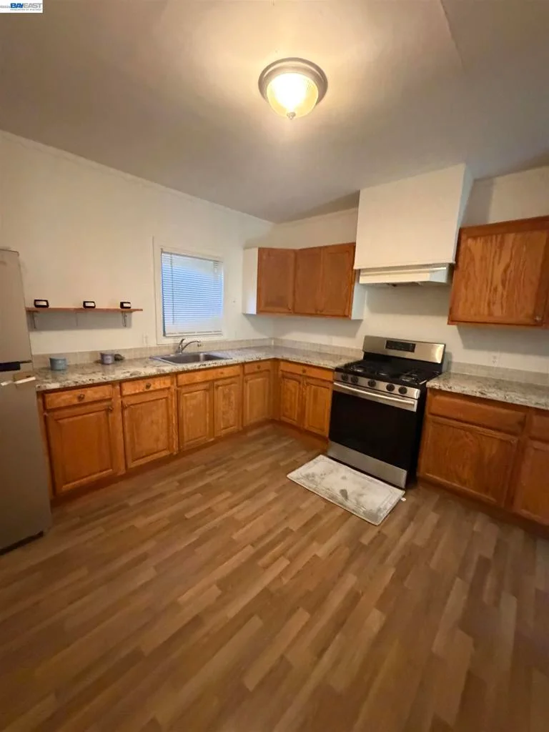 Photo 2 of 5740 Kingsley Cir