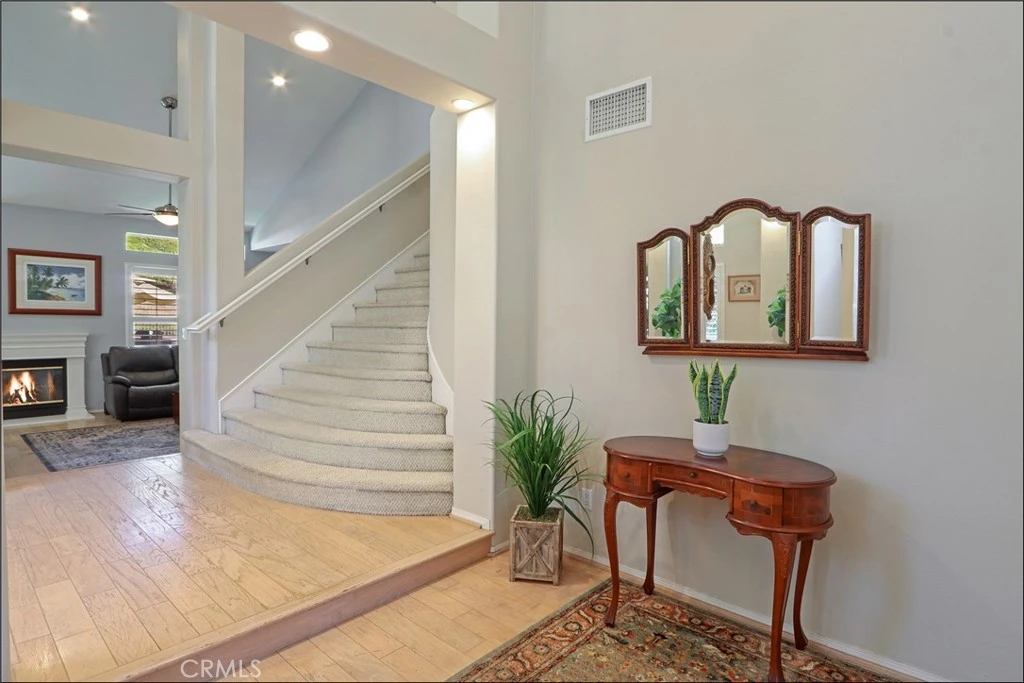 Interior 4