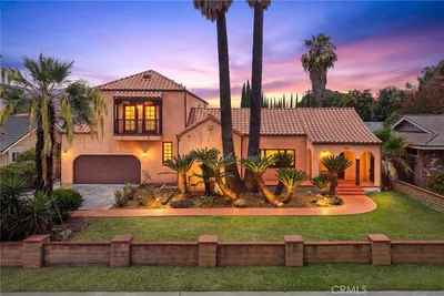 1135 S Santa Anita