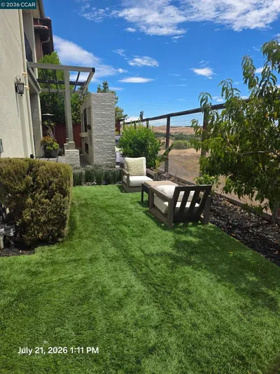 600 Thyme Way photo 2