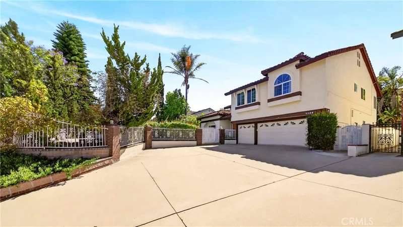 1135 Summitridge Drive