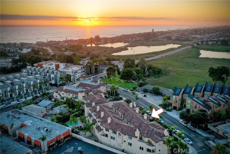 543 LAGUNA Drive