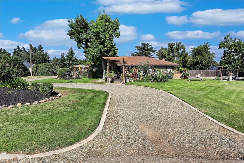 3629 N Lake photo 2
