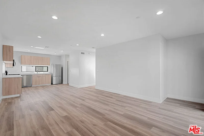 14802 Vanowen Street photo 2