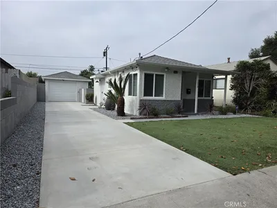 1050 E 72nd