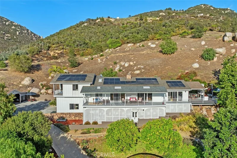 775 Old Oak Ridge