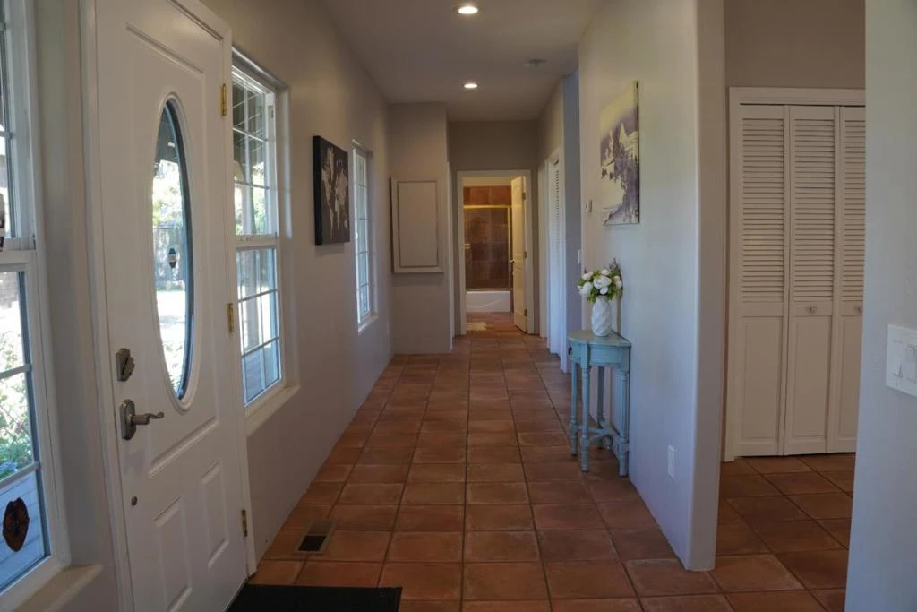 Interior 4