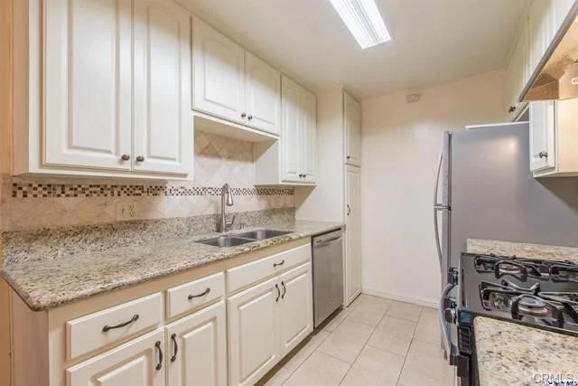 601 E Orange Grove 103