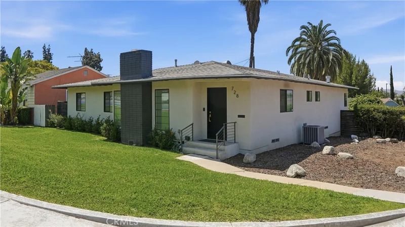 728 Val Vista