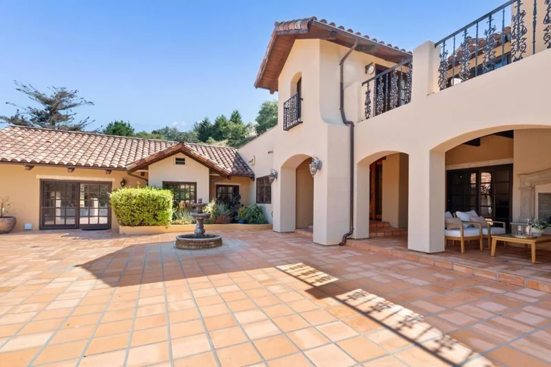 2240 N Rodeo Gulch Road photo 2
