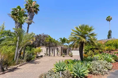 1215 Vista Grande Road photo 2