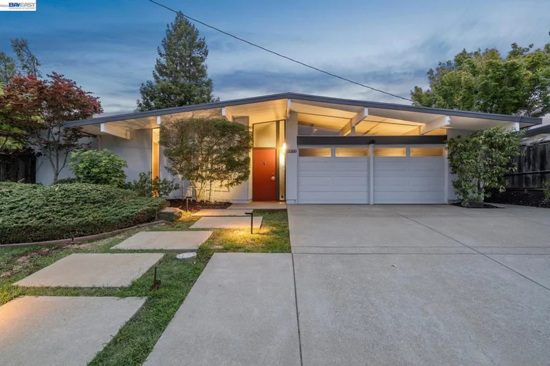 5842 Highwood Rd, Castro Valley, CA 94552