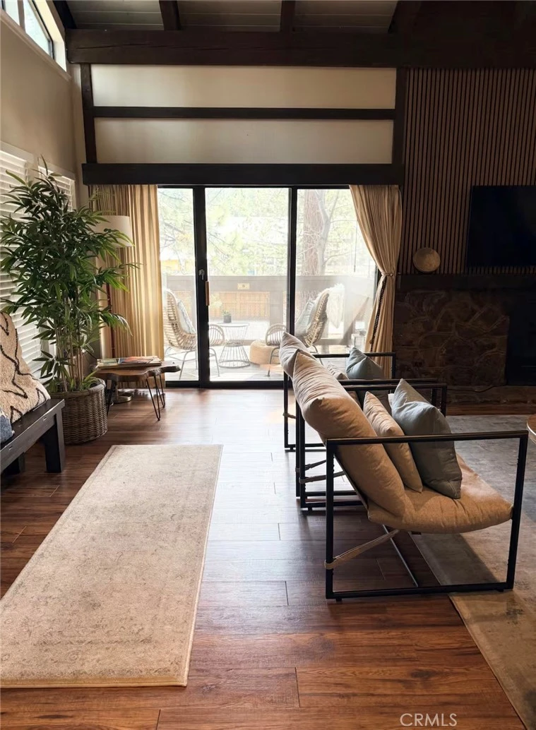Interior 3
