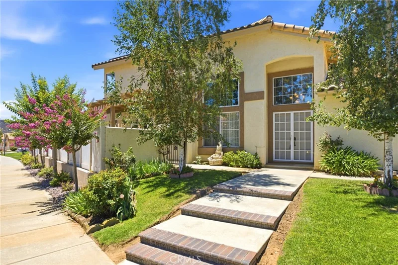 Photo 2 of 886 Oakland Hills