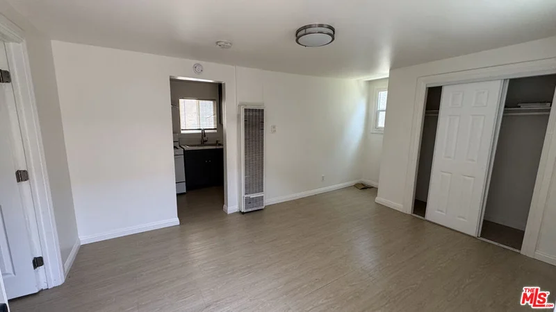 8804 Beach Street 8804 1/4
