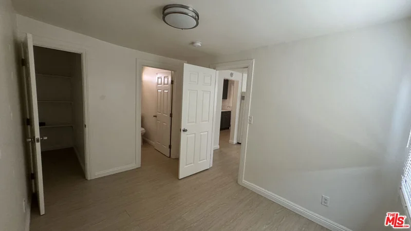 8804 Beach Street 8804 1/4 photo 2