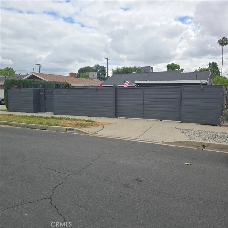6704 Rhea photo 2