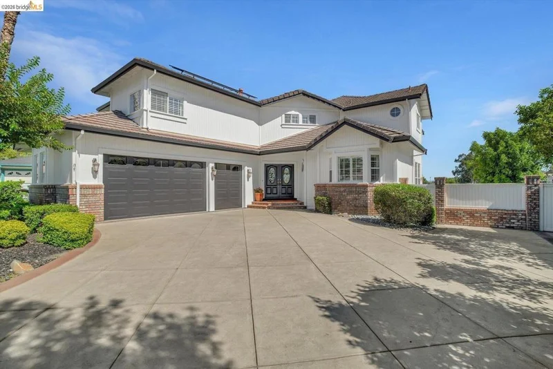 5530 Edgeview DR photo 2