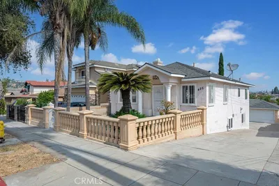 425 W Graves Ave