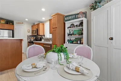 1424 Glengrove photo 2