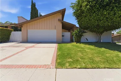 1806 Pepper Tree Court